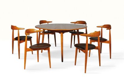 Hans J. wegner (1914-2007) 
Table FH4602 et 6 chaises FH 4103 dits
Heart
Teck, chêne,...