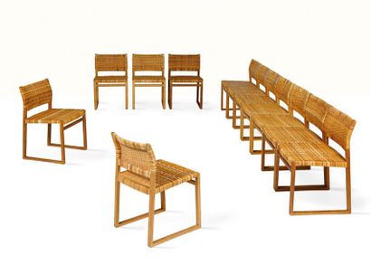 BØRGE MOGENSEN (1914-1972) 
Suite de 12 chaises dites BM61
Chêne, cannage
75 x 48...