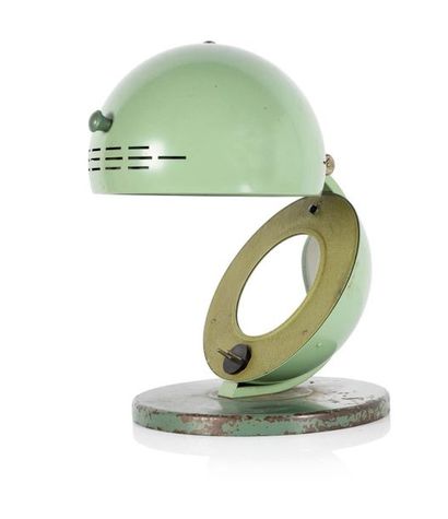 Hanau Lampe dite S100
Métal, miroir
Estampillée.
H.: 52 cm.
Circa 1935
Lamp
Lacquered...