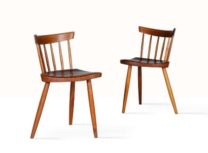 Georges NAKASHIMA (1905-1990) 
Paire de chaises dites Mira
Noyer d'amérique
73 x...