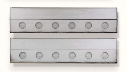 Jean PROUVÉ (1901-1984) 
Suite de 2 volets aérateurs
Aluminium, métal
150 x 37 cm.
1959
Set...