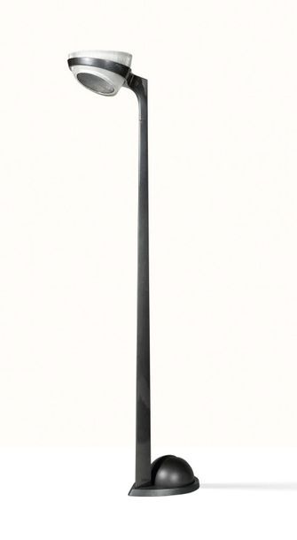 ARTELUCE Lampadaire
Métal, verre
H.: 195 cm.
Circa 1980
Floor lamp
Glass, metal
H.:...