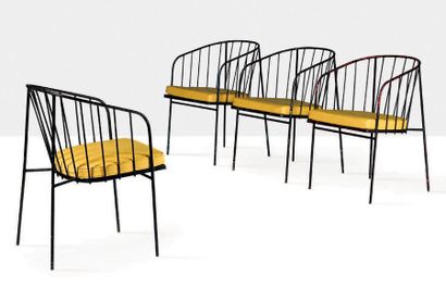 George Nelson (1908-1986) Suite de 4 chaises
Métal, toile de coton
75 x 48 x 52 cm.
Arbuck,...