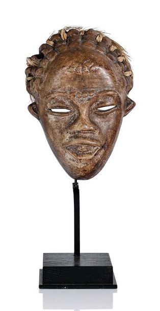JAQUE SAGAN (1927) Mask
Glazed earthenware, metal