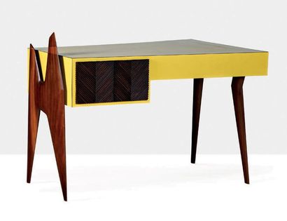 TRAVAIL ITALIEN Rare desk
Wood, laminate-covered wood
35.43 x 48.03 x 27.95 in