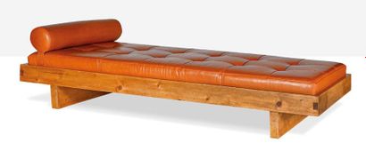 Charlotte PERRIAND (1903-1999) Daybed
Leather, wood
20.08 x 76.77 x 30.71 in.