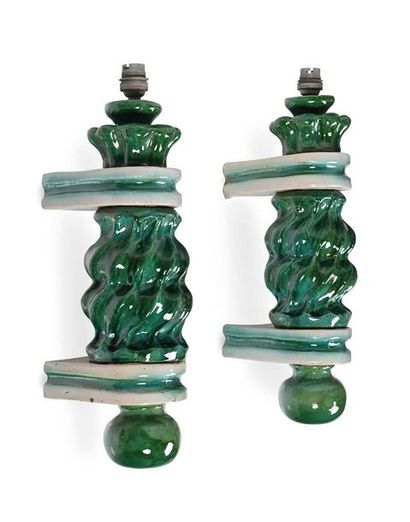 Georges JOUVE (1910-1964) Wall lights, pair
Glazed stoneware
14.57 x 5.90 in.