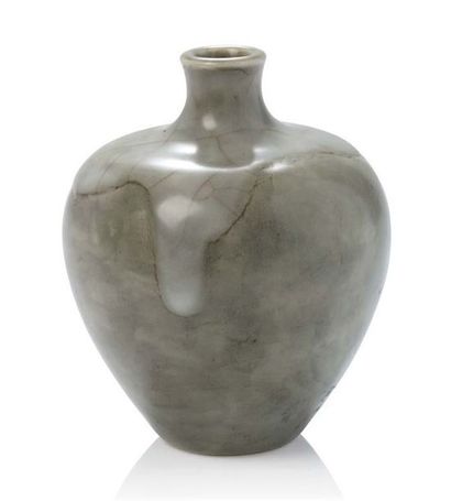 ÉMILE DECOEUR (1876-1953) Vase
Stoneware
H.: 4.72 in.