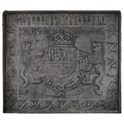 null Plaque de cheminée en fonte aux armes de Philippe II d'Espagne. Devise : DOMINVS...