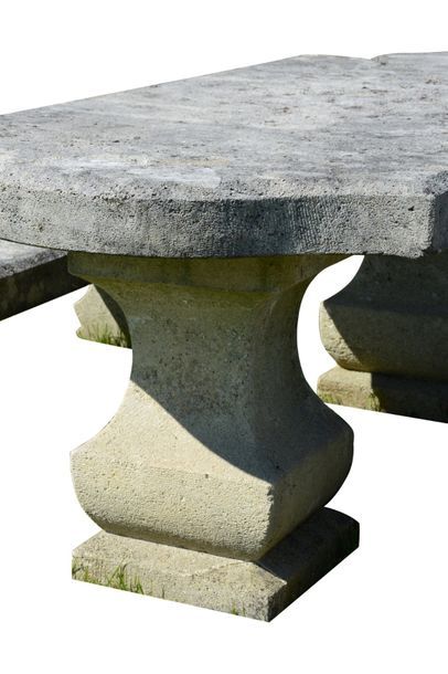 null Salon de jardin en pierre composé d'une table à  plateau monolithe incurvé reposant...