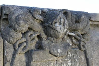 null Rare fontaine centrale d'apparat en pierre. Elle est composée d'un bassin de...