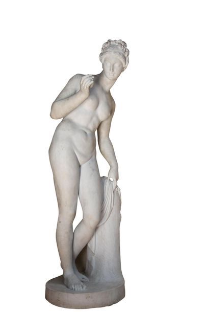 null Vénus à la Pomme, statue en marbre blanc statuaire de Carrare. Vers 1880.
Ht:...