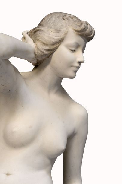 null Statue en plâtre "Femme nue assise sur une balustrade" datée de 1905 de Frédéric...