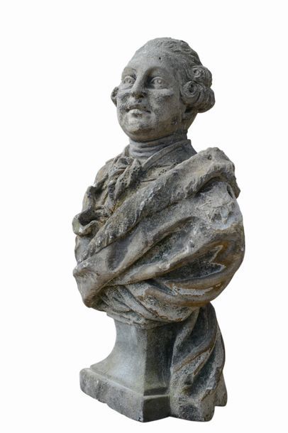 null Buste en pierre représentant Louis XVI. Il s'agit d'un buste monté sur piédouche...