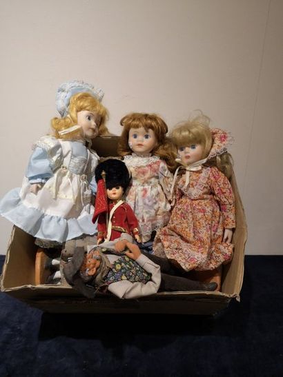 Set of dolls.