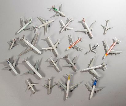 null Lot de maquettes d'avions de lignes en métal laqué dont Air Seychelles, Jal,...
