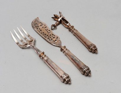 (from lot 79) Fish cutlery and leg of lamb...