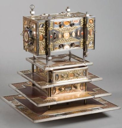 Daniel ARNOUL (né en 1950) Exceptionnel cabinet en bois, métal et pierre dures, 1995...