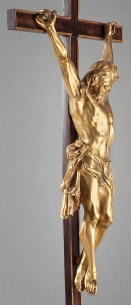 Attribué à Gabriel de GRUPELLO (Grammont 1644 - 1730) Crucifix en bronze doré, les...