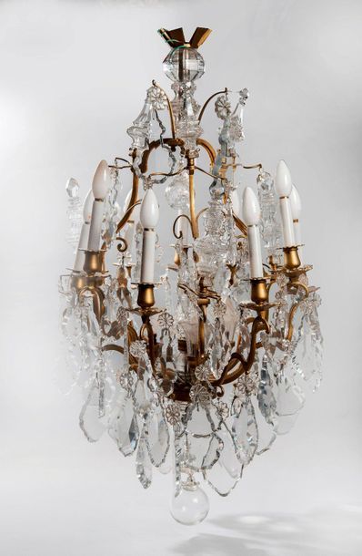 Chandelier cage in gilded bronze and pendants...
