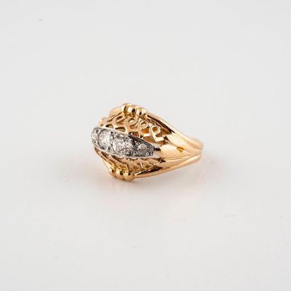 null Vintage ring in 750°/00 rose gold and 950°/00 platinum inspired by an openworked...