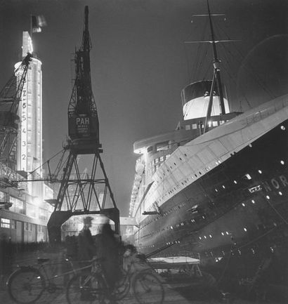 Roger SCHALL (1904-1995) La veille du départ, Le Havre, 28 mai 1935.

Photographie,...