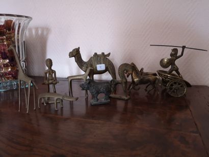 Collection de petits bronzes africains et...
