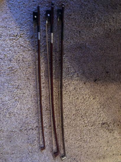 Set of three bows. 
Length: 61, 67 and 68...