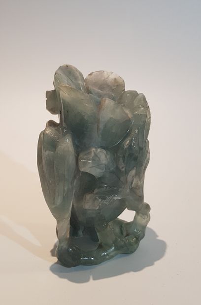 China 
Green quartz vase 
Height 13.5 cm