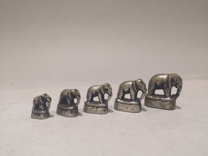 5 éléphants, et poids en métal argenté