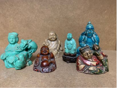 Lot de 6 petits bouddhas en pierres dures,...