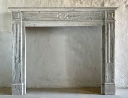 Louis XVI style mantel 
Lintel adorned with...