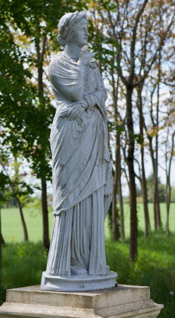  Céres 
Statue allégorique à l'image de la déesse latine de l'agriculture, des moissons,...