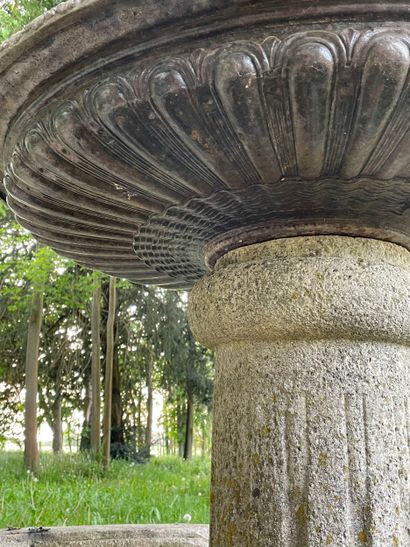  Renaissance style fountain 
Composed of a stone basin with gadroon decoration and...