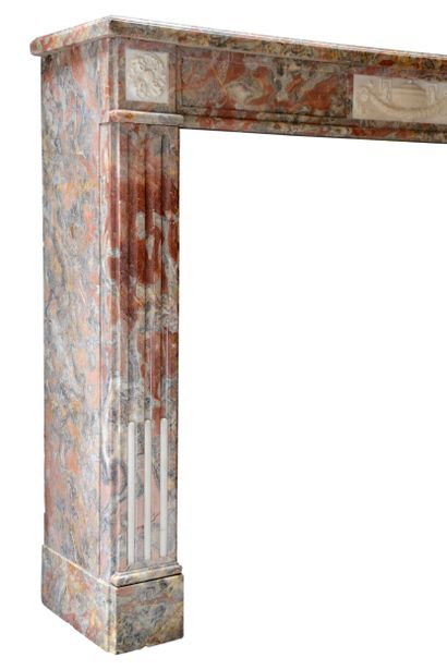 Louis XVI mantel 
Lintel inlaid with white Carrara marble slabs, with a cassolette...