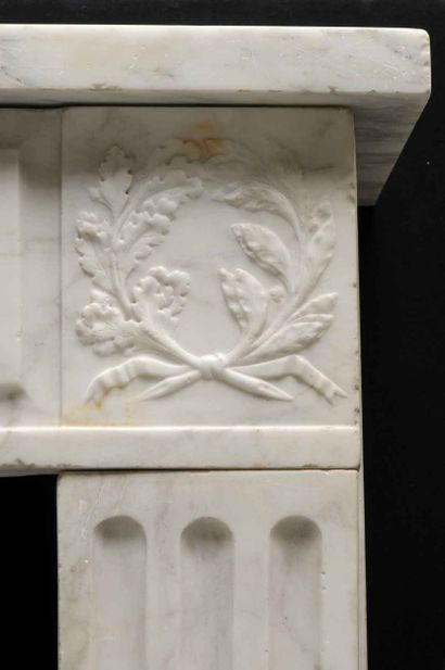  Louis XVI style mantel 
Lintel decorated with a picturesque scene finely carved,...