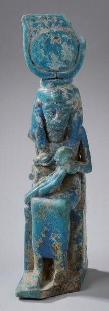 Egypte Amulette: Isis lactans. Inscriptions sur le pilier dorsal. H: 8 cm Faïence...