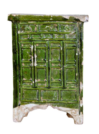 CHINA, Ming dynasty (1368-1644). Green glazed...