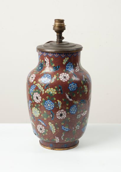 CHINE, début XXème siècle. Vase à décor de...
