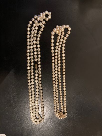 Set of two cultured pearl necklaces