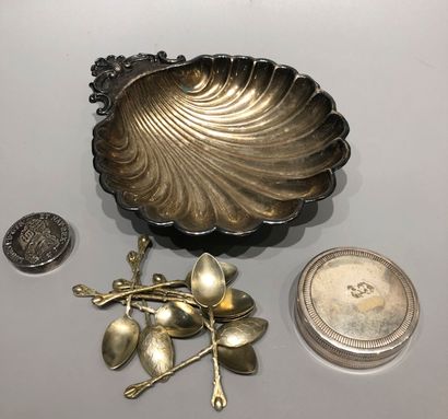 Lot of silver plated metal including boxes,...