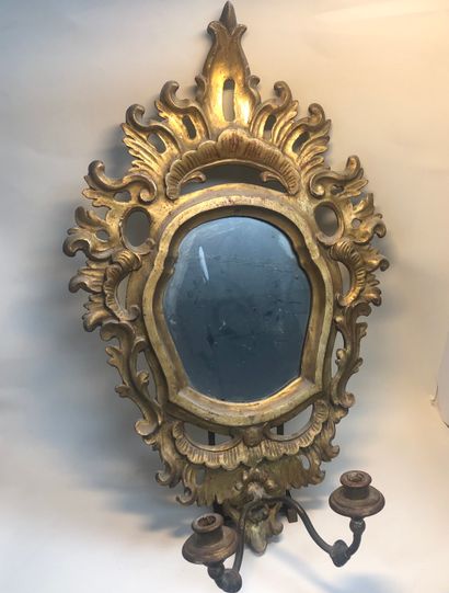 Giltwood wall mirror. 
Louis XV style. 
63...