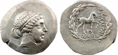 Éolide Tétradrachme au nom d'Olympios, Kymé, c.165-140 av. J.-C. - A/Anépigraphe...