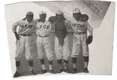 JAPON Sans Prix de réserve - 

Équipes de joueurs de baseball, Kyoto, KFCS, ca. 1930.

Photographies...