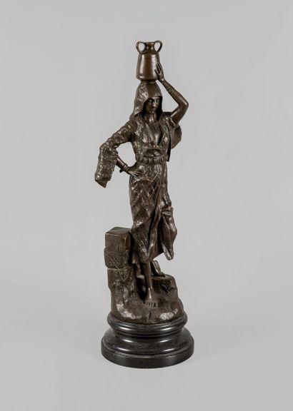 A CASTILLON 
Porteuse d'eau 
Epreuve en bronze...