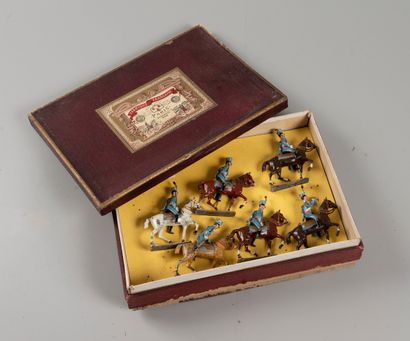 Suite of six blue hussars, in their box