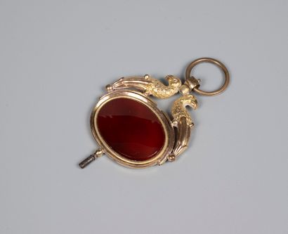 Watch key / pendant in gilt metal and agate...