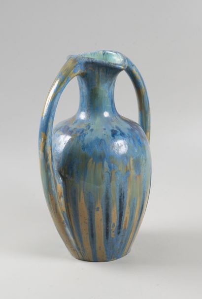 Pierrefonds. Vase with handles. Gres to flow....