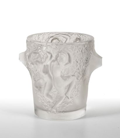 LALIQUE France 
Champagne bucket 