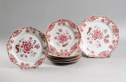  CHINE, porcelaine d'exportation, XVIIIème siècle. 
Lot comprenant un petit plat...
